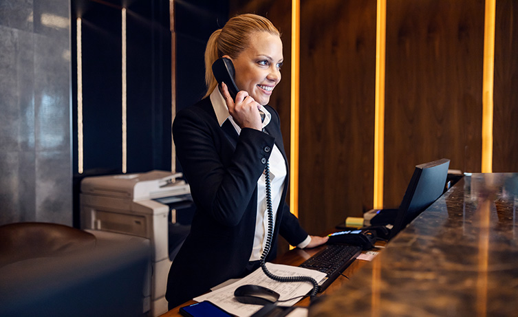 ATENCIÓN AL CLIENTE Y CALIDAD DE SERVICIO Guest Satisfaction Assurance